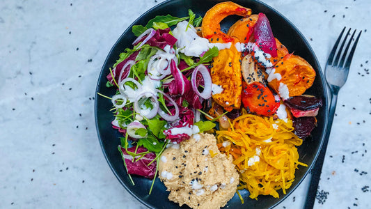 Bunte Bowl mit Kurkuma & Curry Kraut