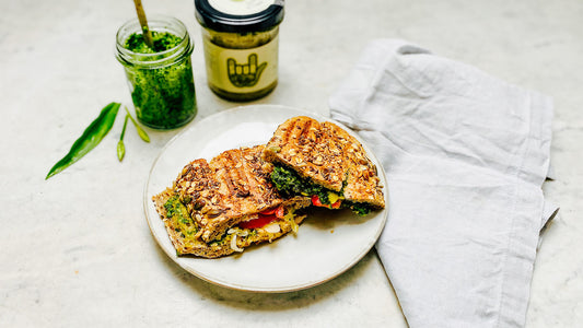 Grilled-Cheese-Sandwich mit Pesto & Kraut