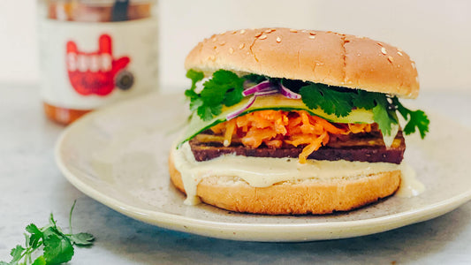 Kimchi-Burger mit Tofu & Cashew Mayo